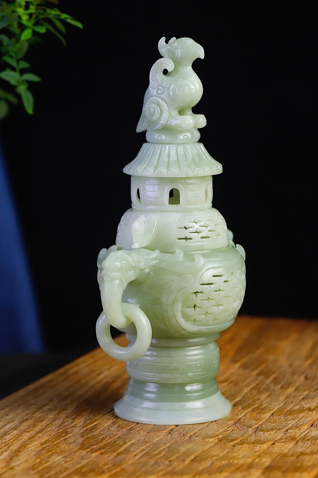 《瑞獸守護 香爐》精品和田玉晴水擺件