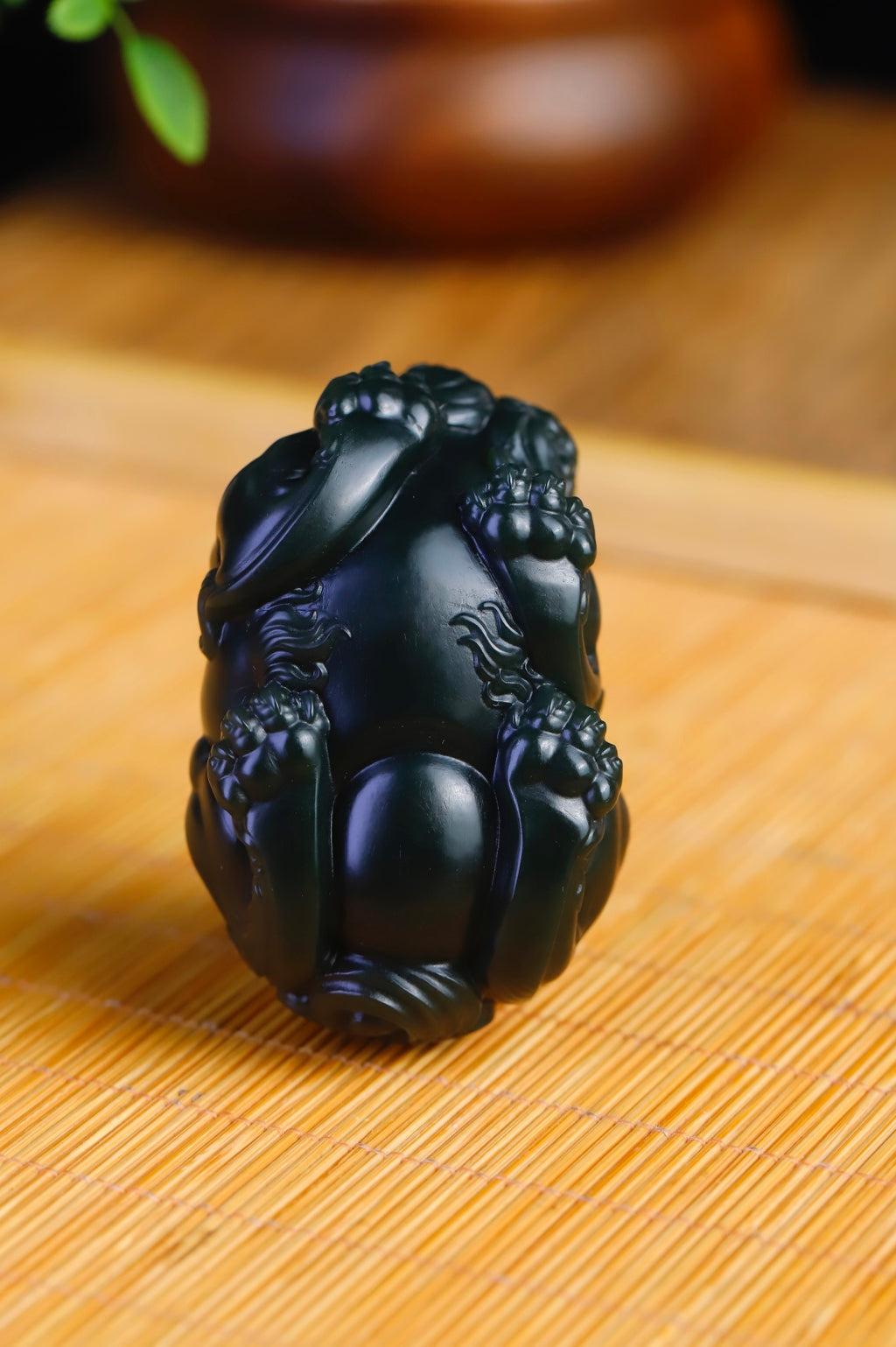 《招財貔貅》和田玉青玉掛件