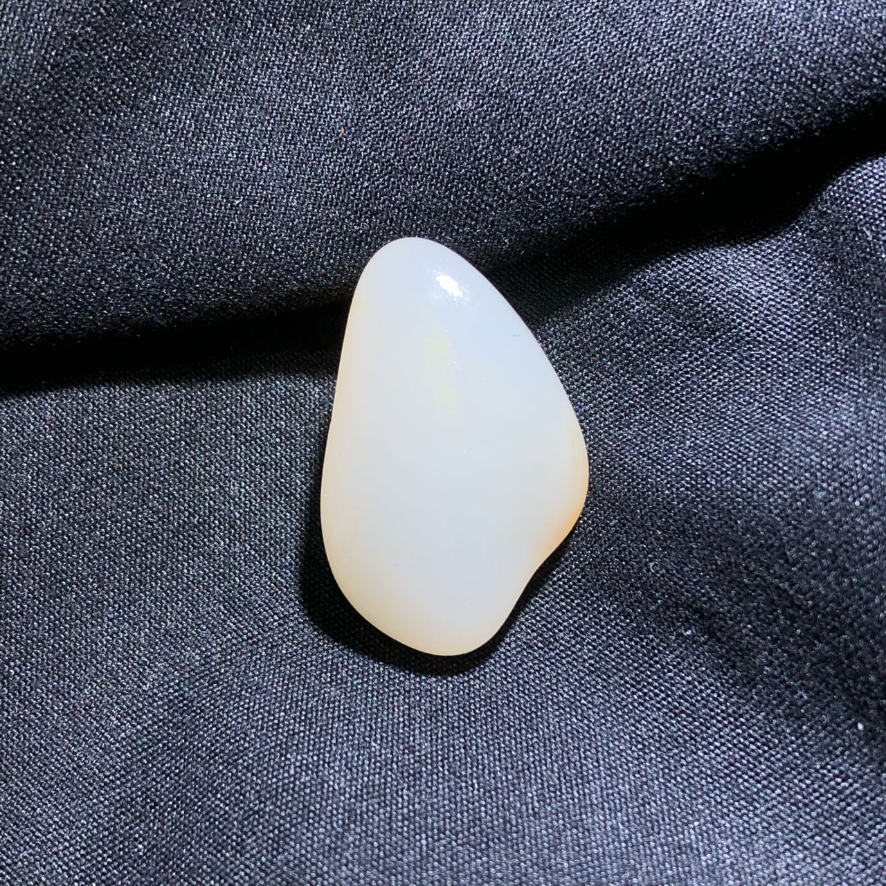 和田玉黄皮白肉独籽