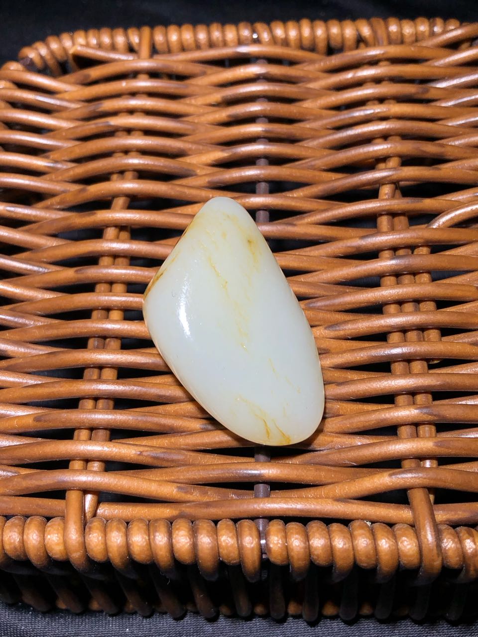 精品純天然和田玉灑金皮獨籽