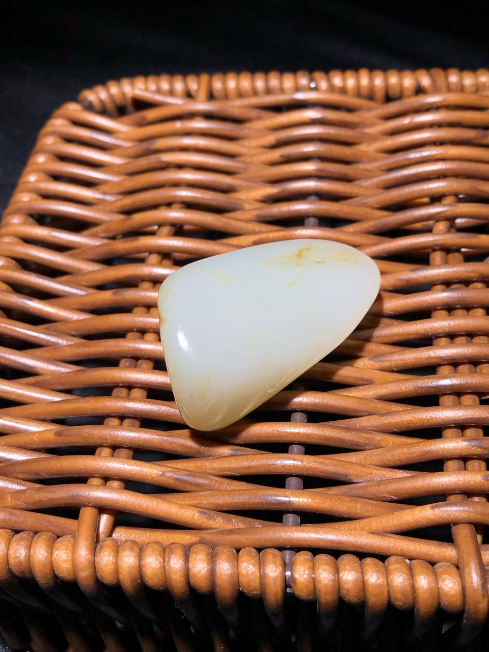 精品純天然和田玉灑金皮獨籽