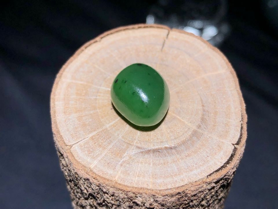精品和田玉碧玉獨籽