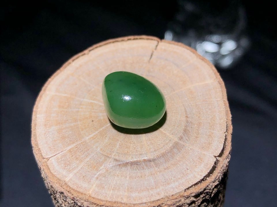 精品和田玉碧玉獨籽