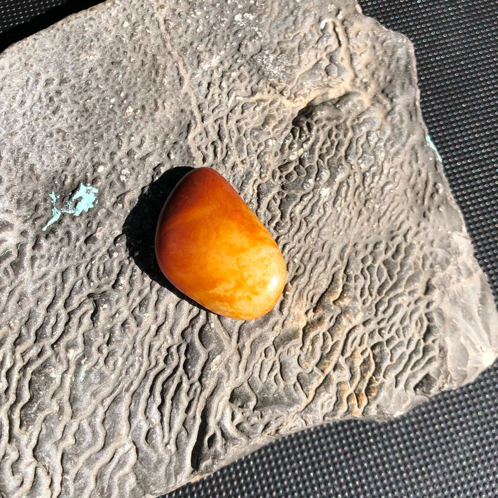 收藏级红皮白肉和田玉挂件