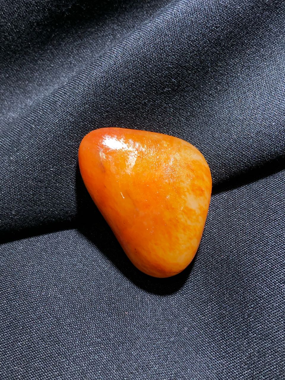 精品和田玉黄琴独籽