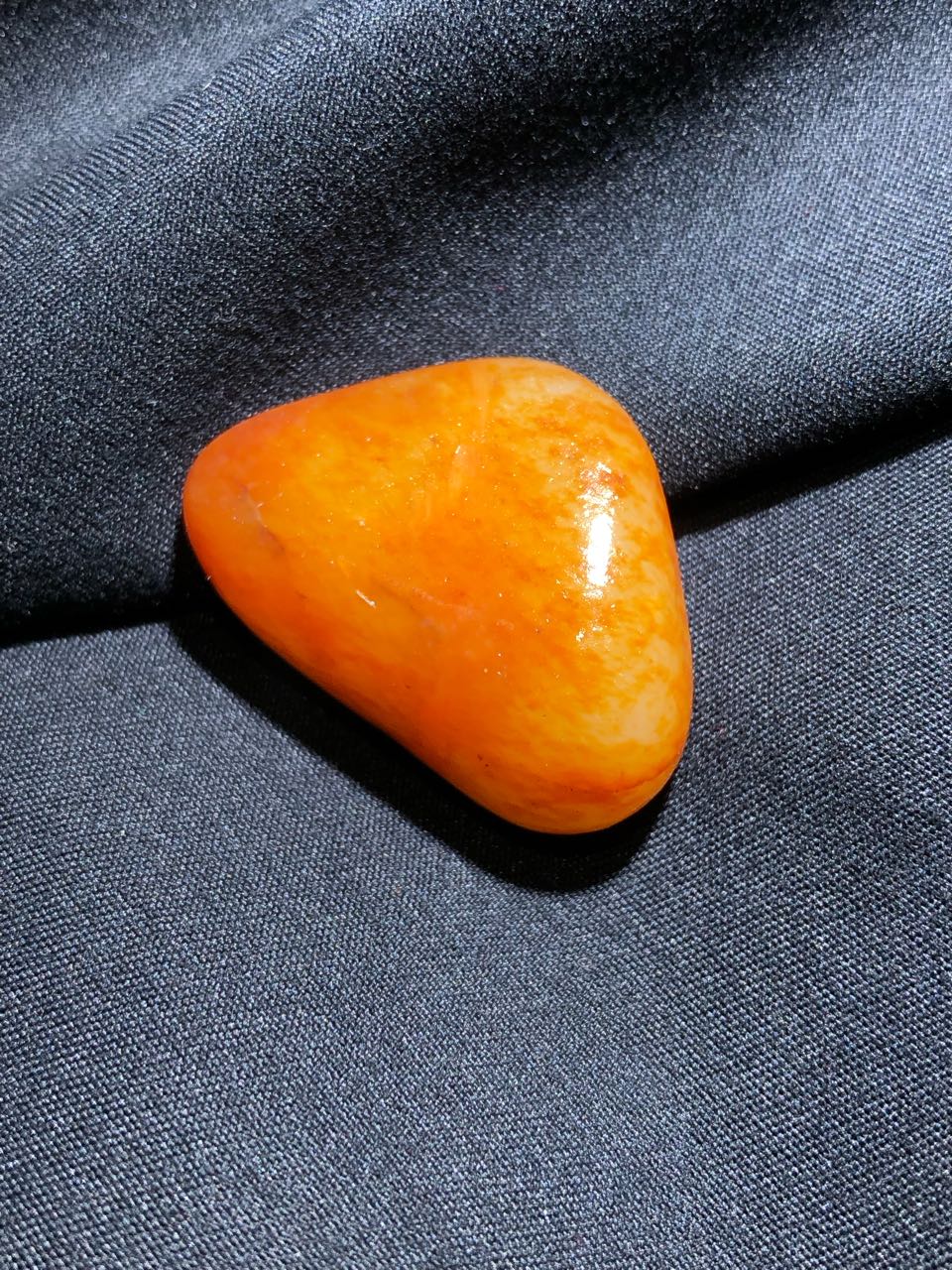 精品和田玉黄琴独籽
