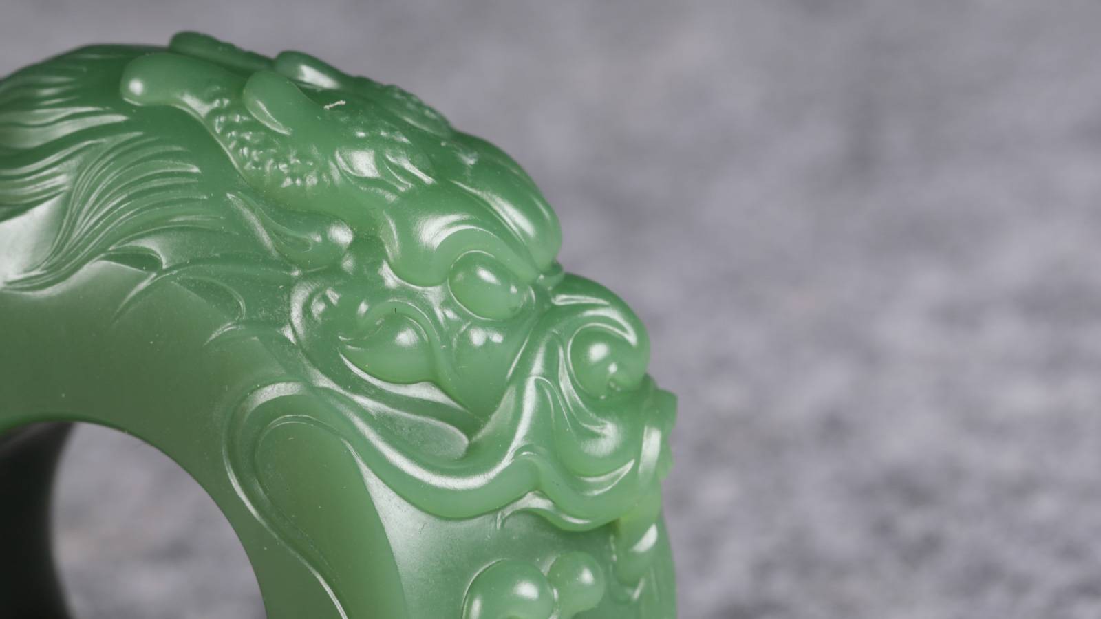 《神龍玉琮》俄羅斯碧玉把件
