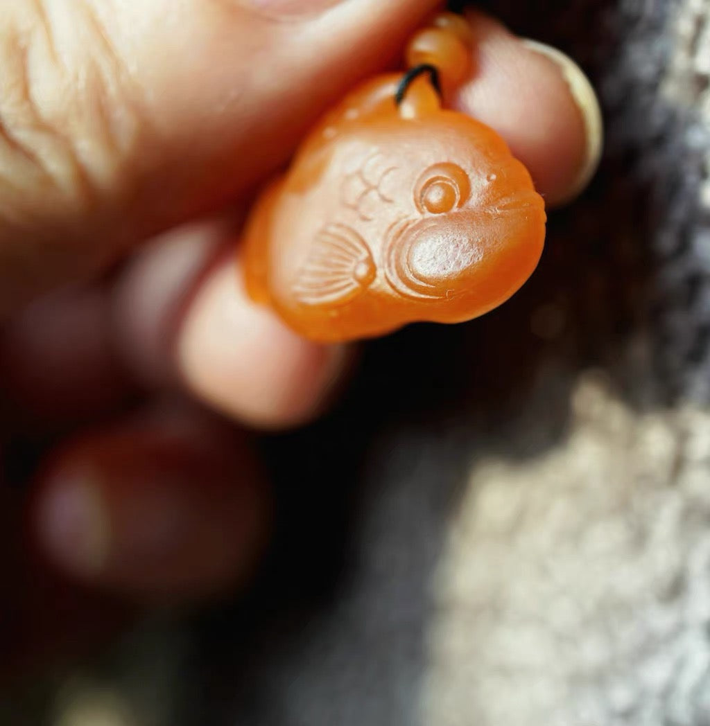 《年年有魚》黃沁新疆和田玉籽料吊飾