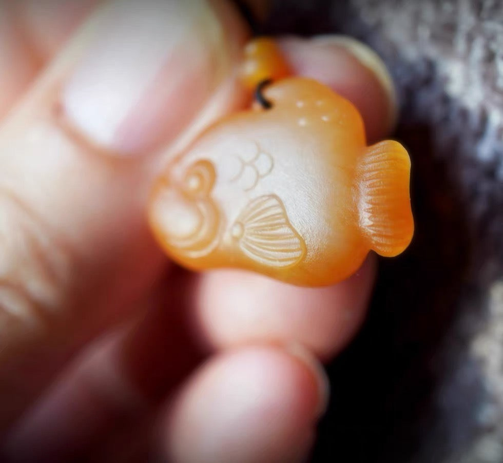 《年年有魚》黃沁新疆和田玉籽料吊飾