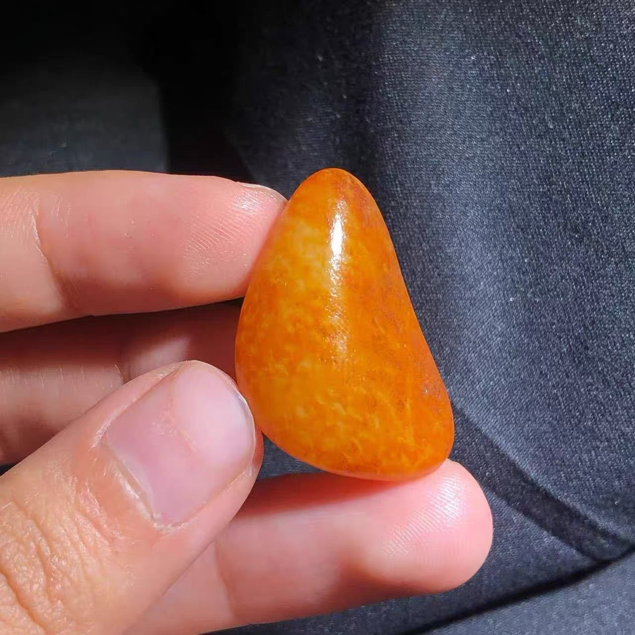 新疆和田玉籽料獨籽原石黃沁