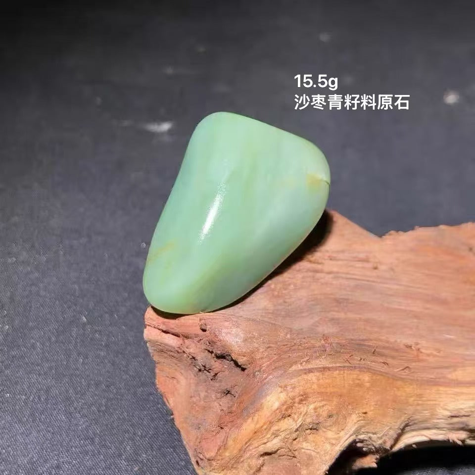 新疆和田玉沙枣青籽料独籽原石