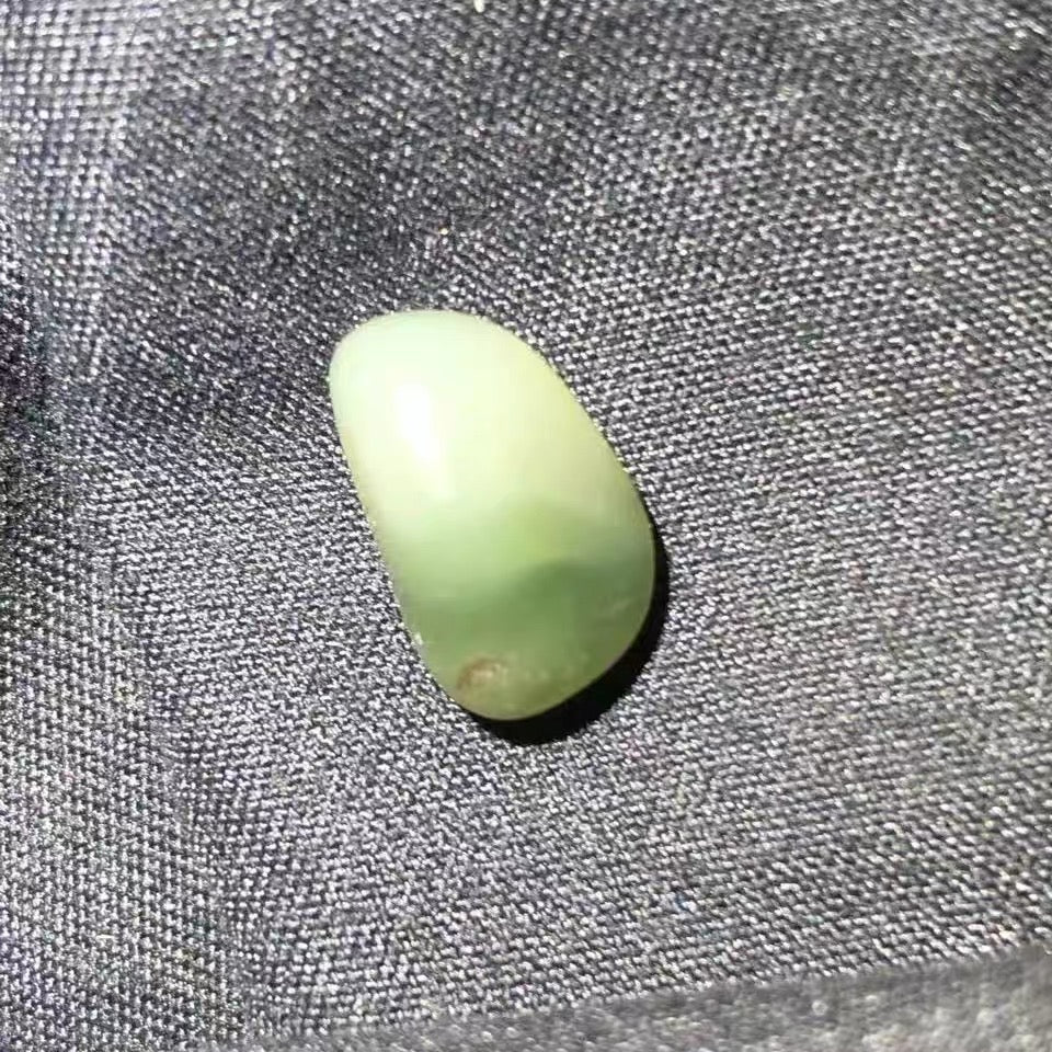 新疆和田玉青玉籽料独籽原石