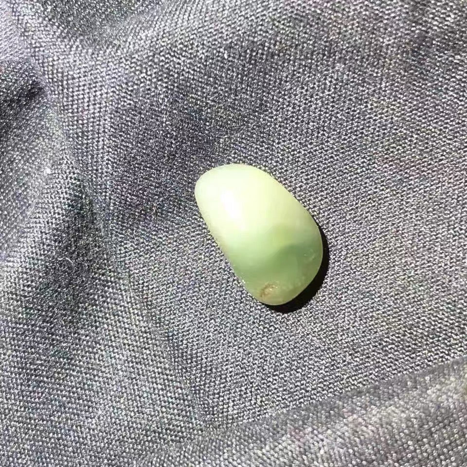 新疆和田玉青玉籽料独籽原石