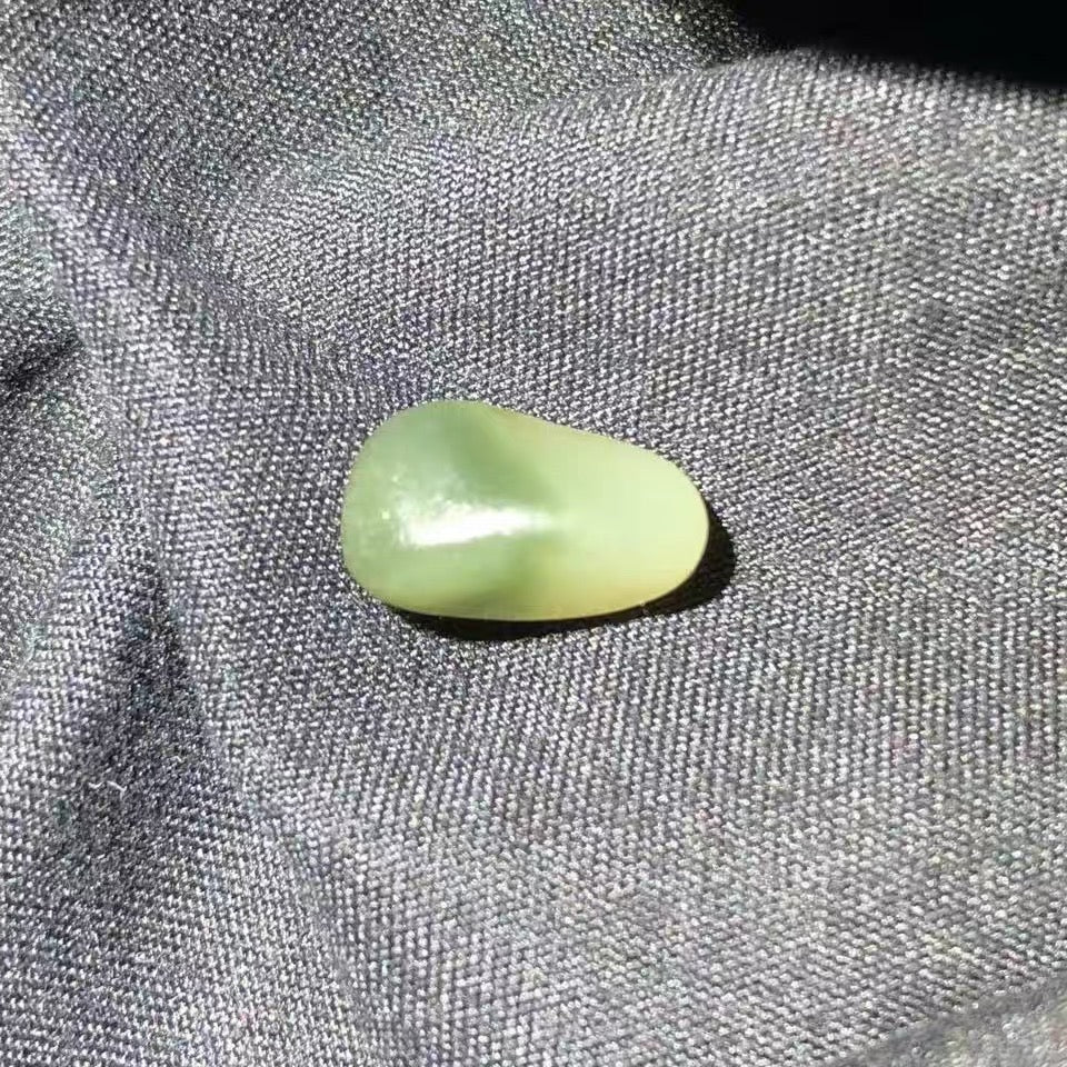 新疆和田玉青玉籽料独籽原石