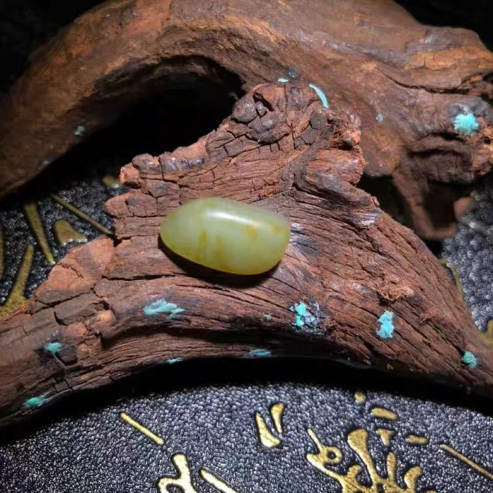 新疆和田玉洒金皮青白玉籽料独籽原石