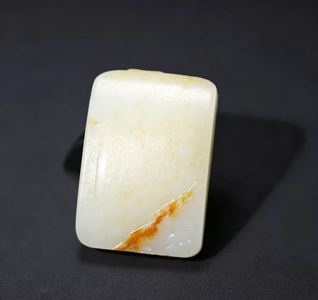 新疆和田玉红皮白玉籽料仿古龙玉牌