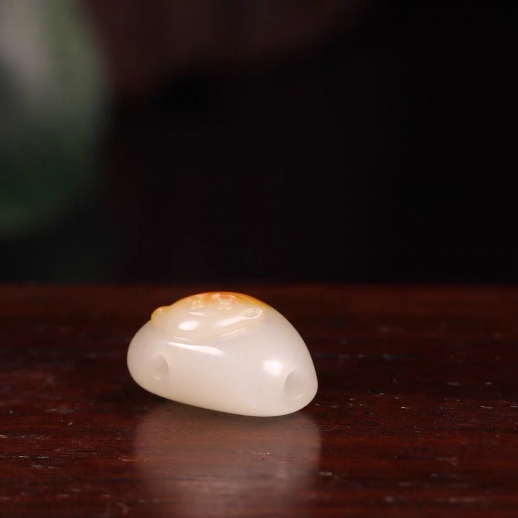 新疆和田玉籽料灑金皮猴子三通配珠