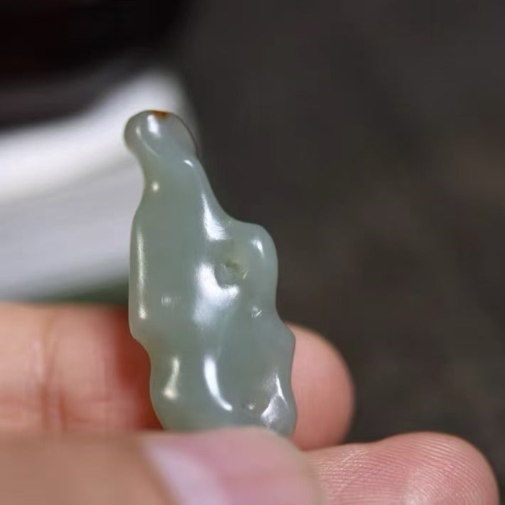 新疆和田玉籽料沙枣青太湖石吊坠