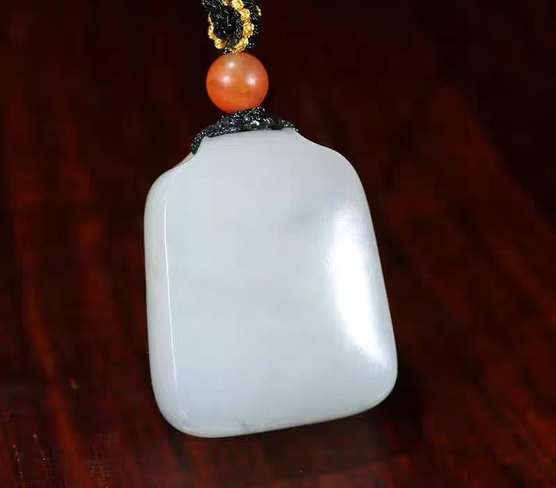 新疆和田玉洒金皮籽料青花无事牌吊坠
