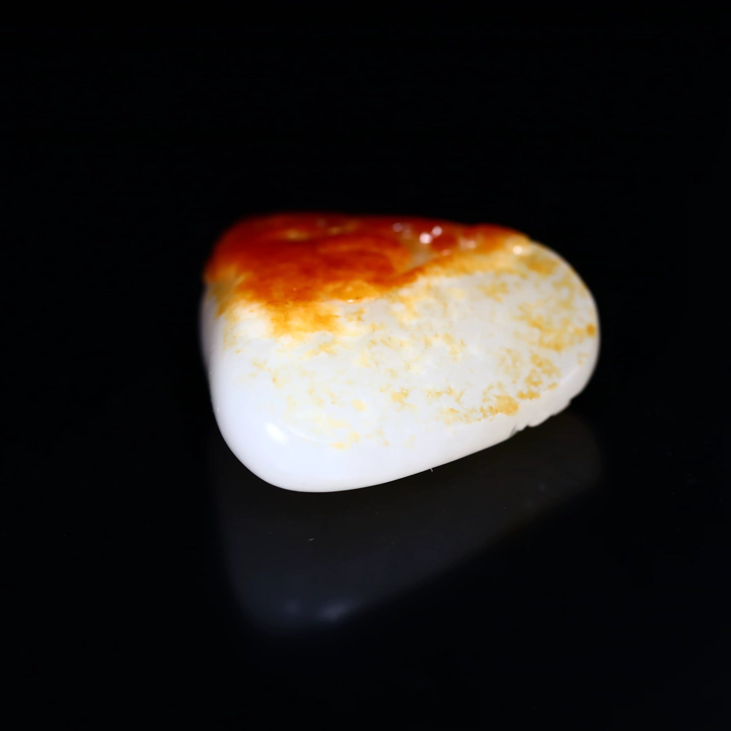 新疆和田玉籽料挂件～马到成功