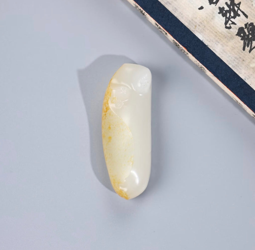 新疆和田玉籽料挂坠共鸣