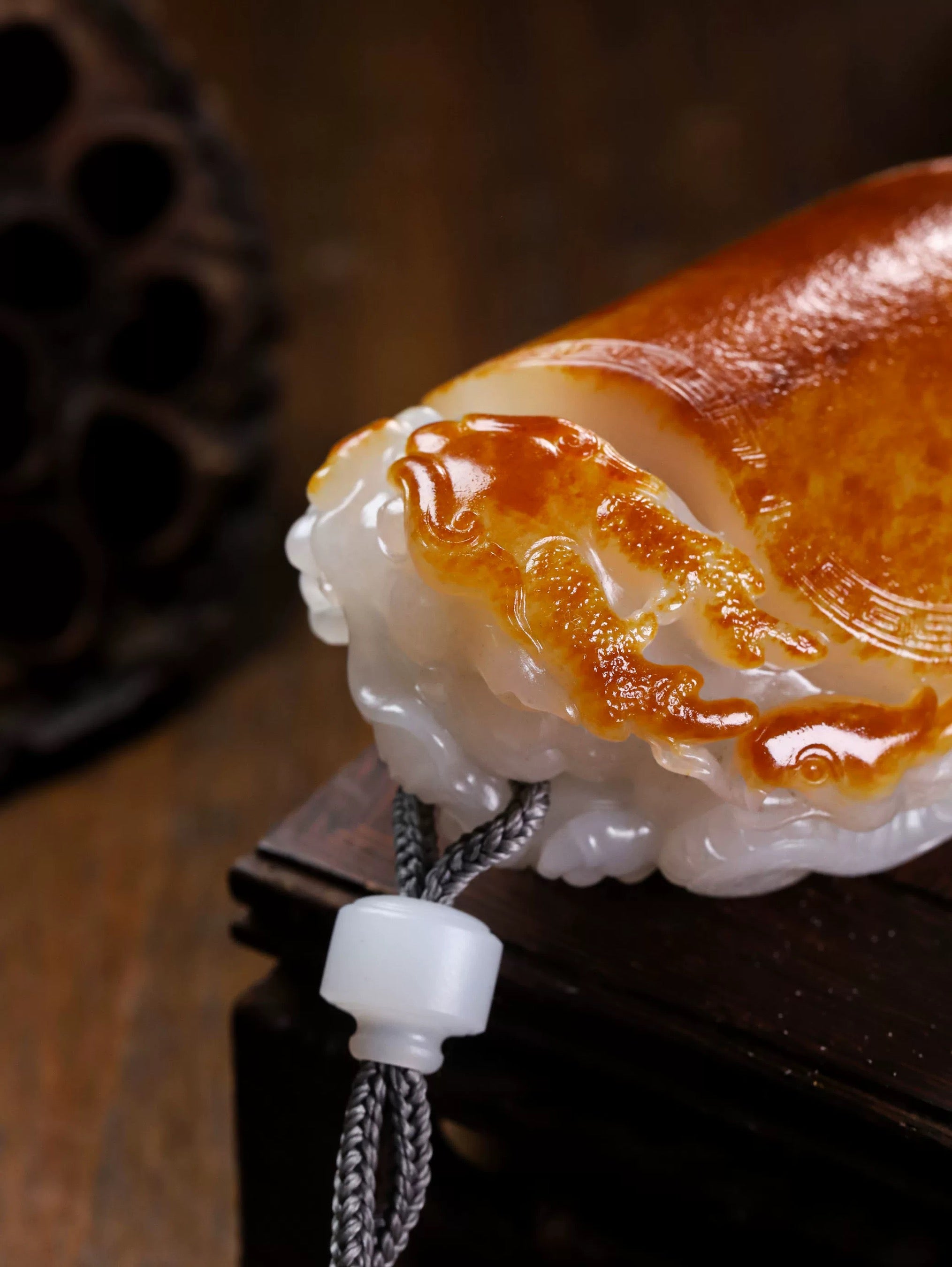 【传世级】新疆和田玉籽料红皮白肉玄武挂件