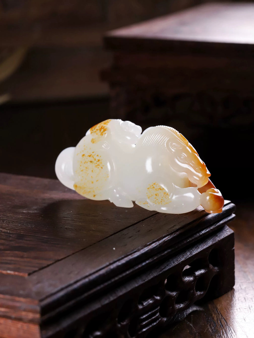 新疆和田玉籽料手把件马上封侯