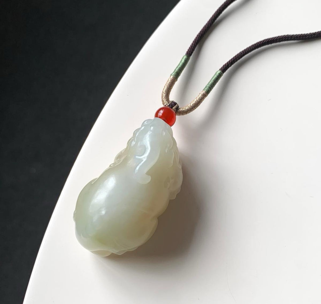 和田玉糖白貔貅挂件