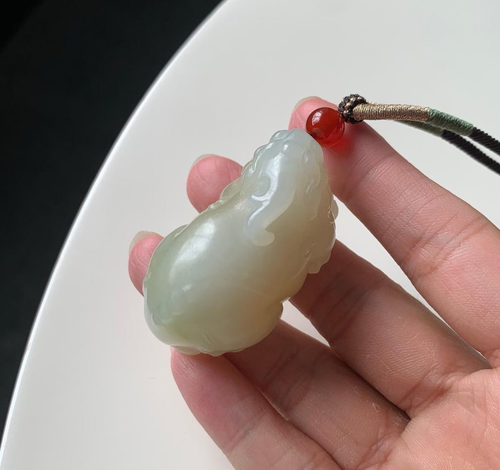 和田玉糖白貔貅挂件