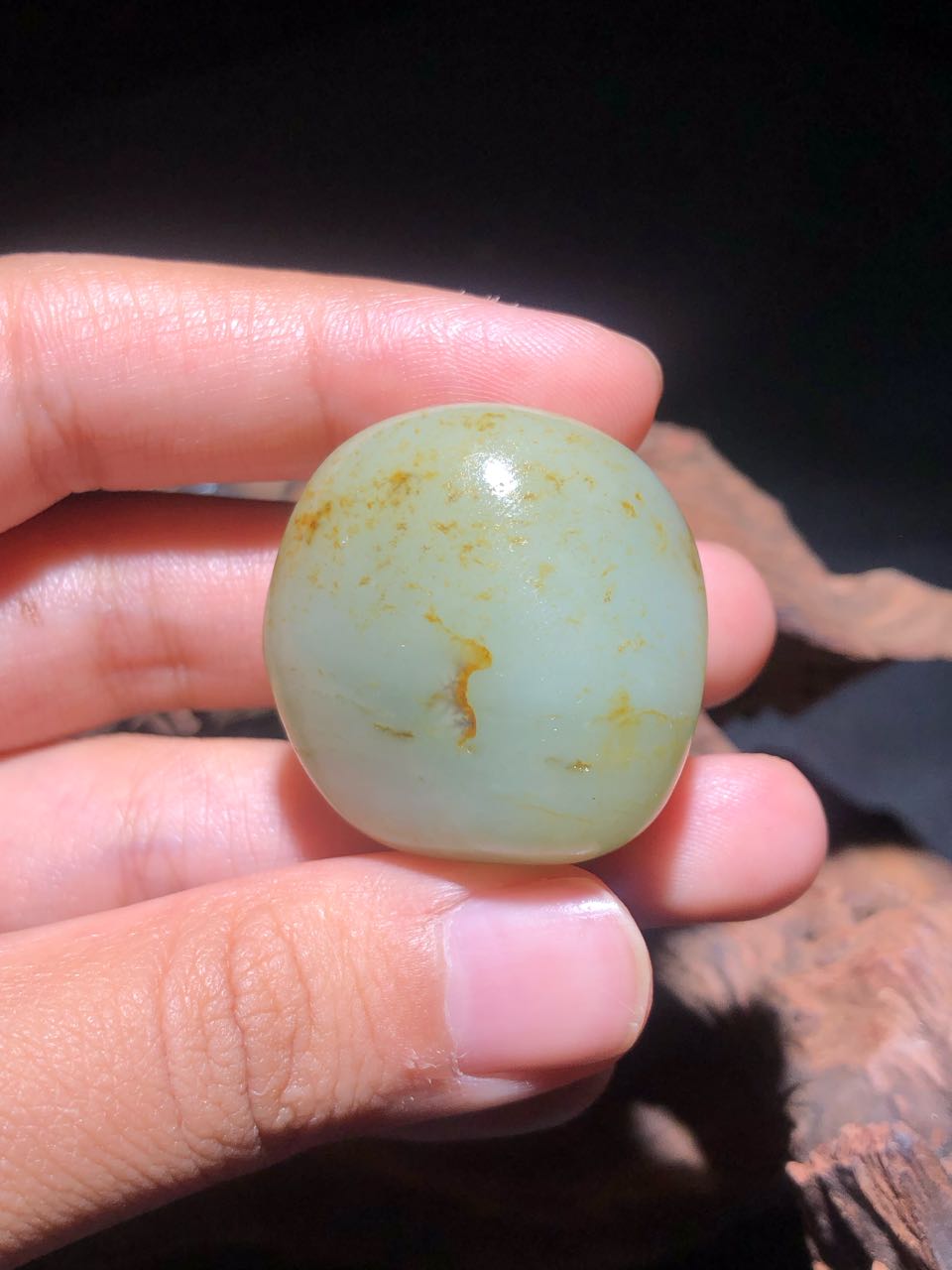 新疆和田玉青玉独籽挂件