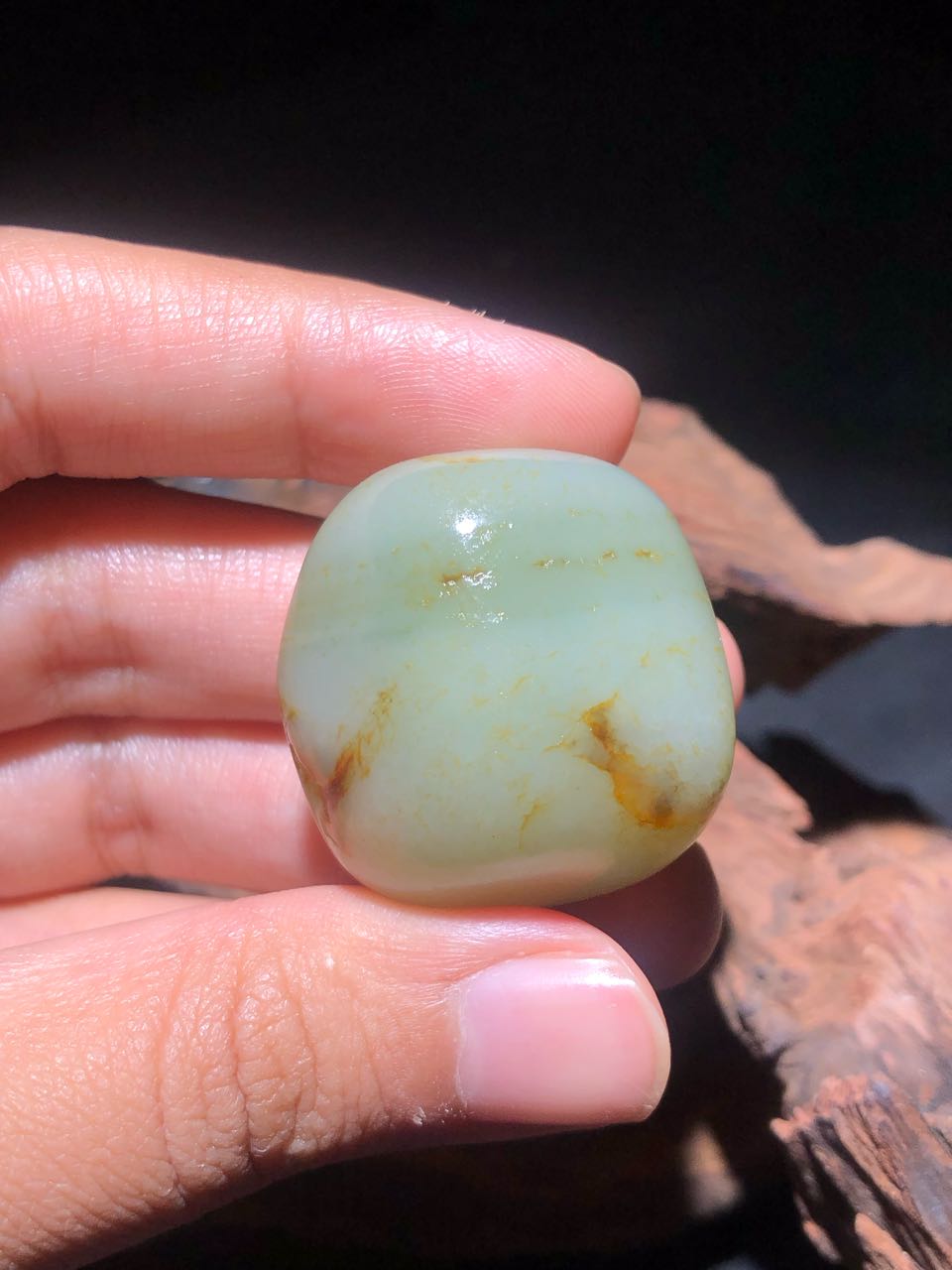 新疆和田玉青玉独籽挂件
