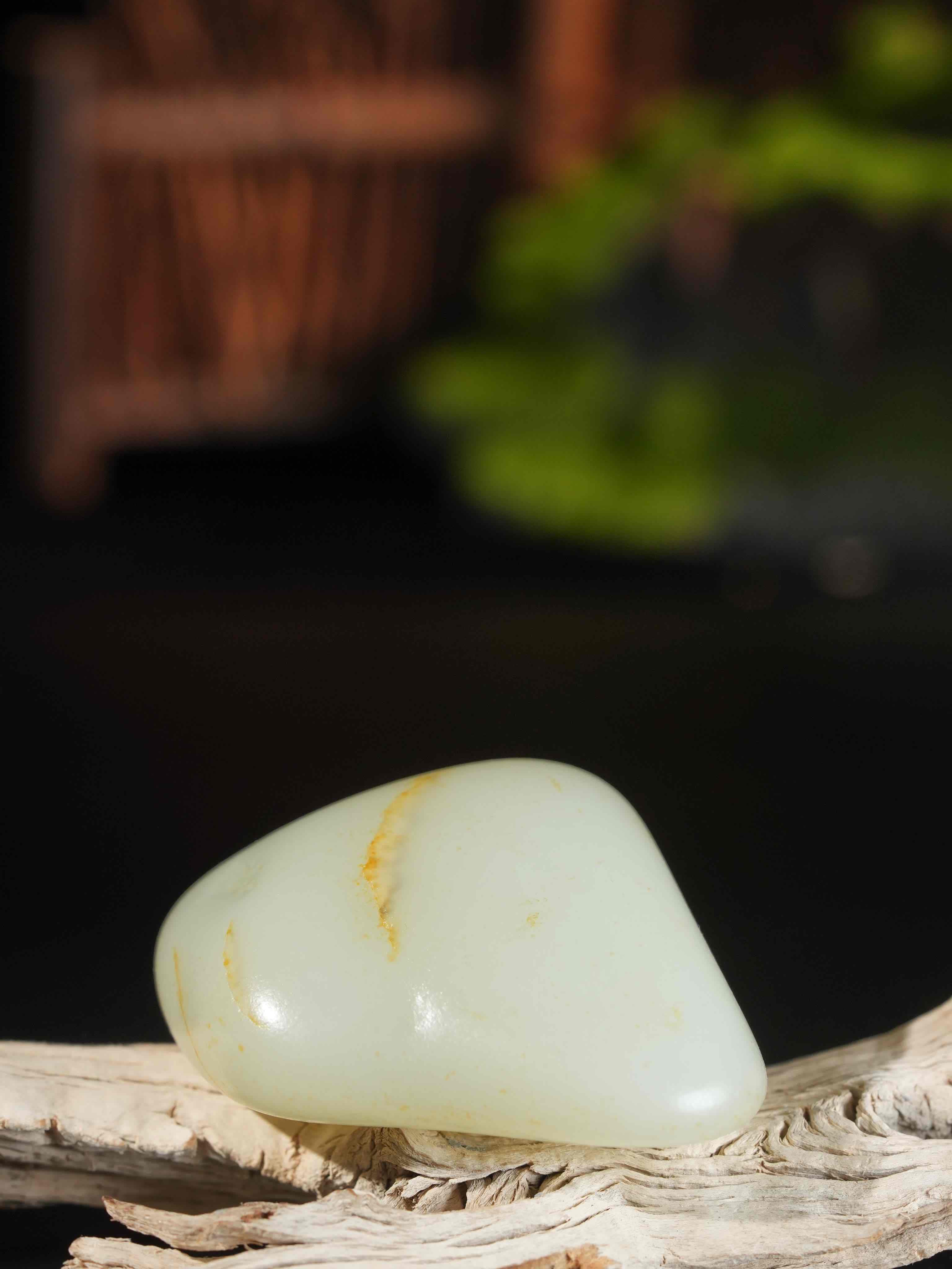 收藏級天然洒金皮老熟白玉籽料手把件