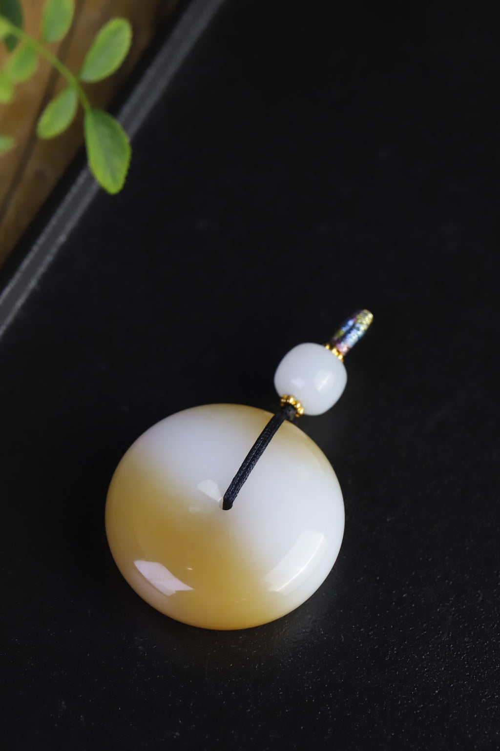 精品和田玉且末平安扣掛件