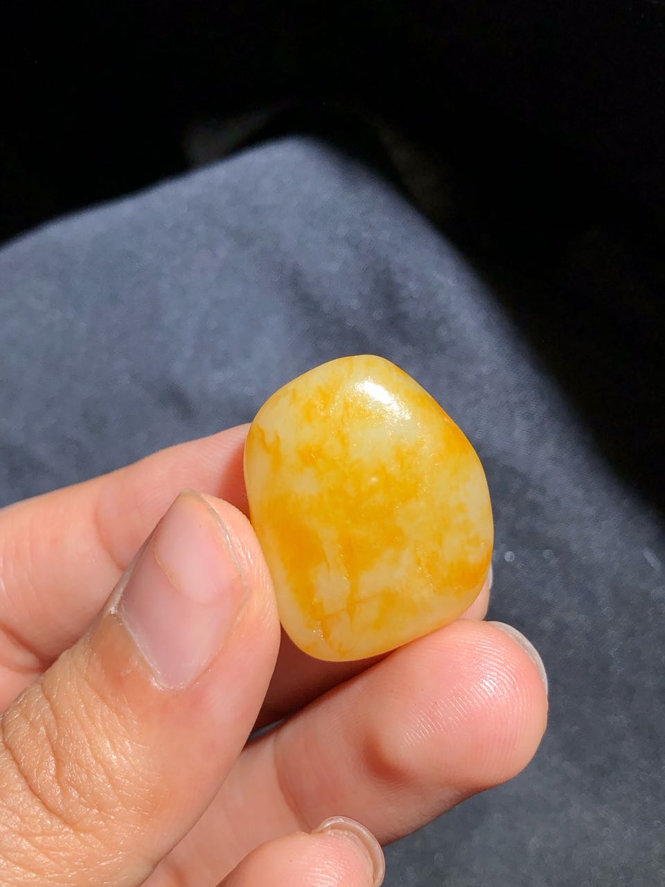 和田玉籽料洒金皮掛件