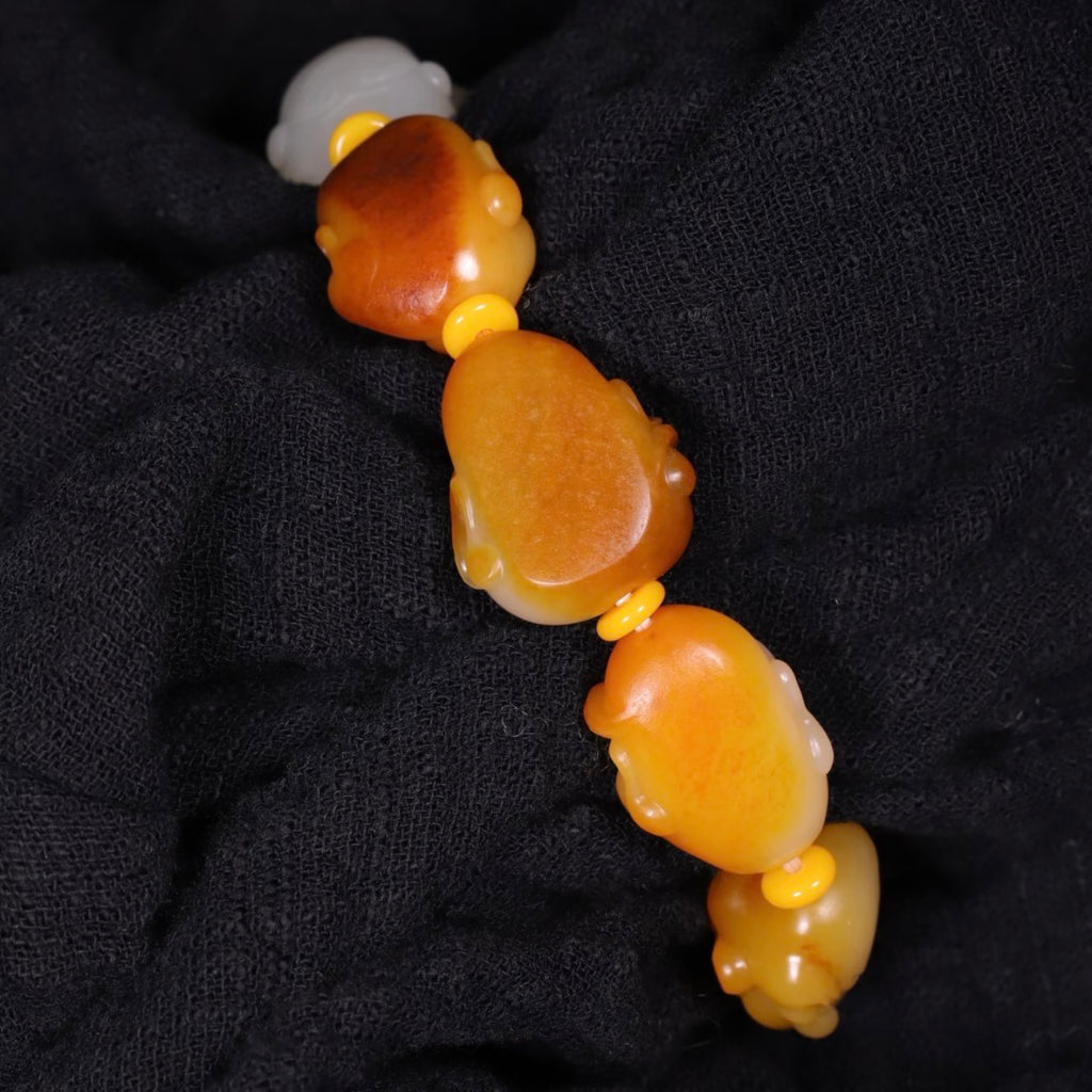 新疆和田玉獨籽黃沁籽料羅漢手串；收藏級籽料；
