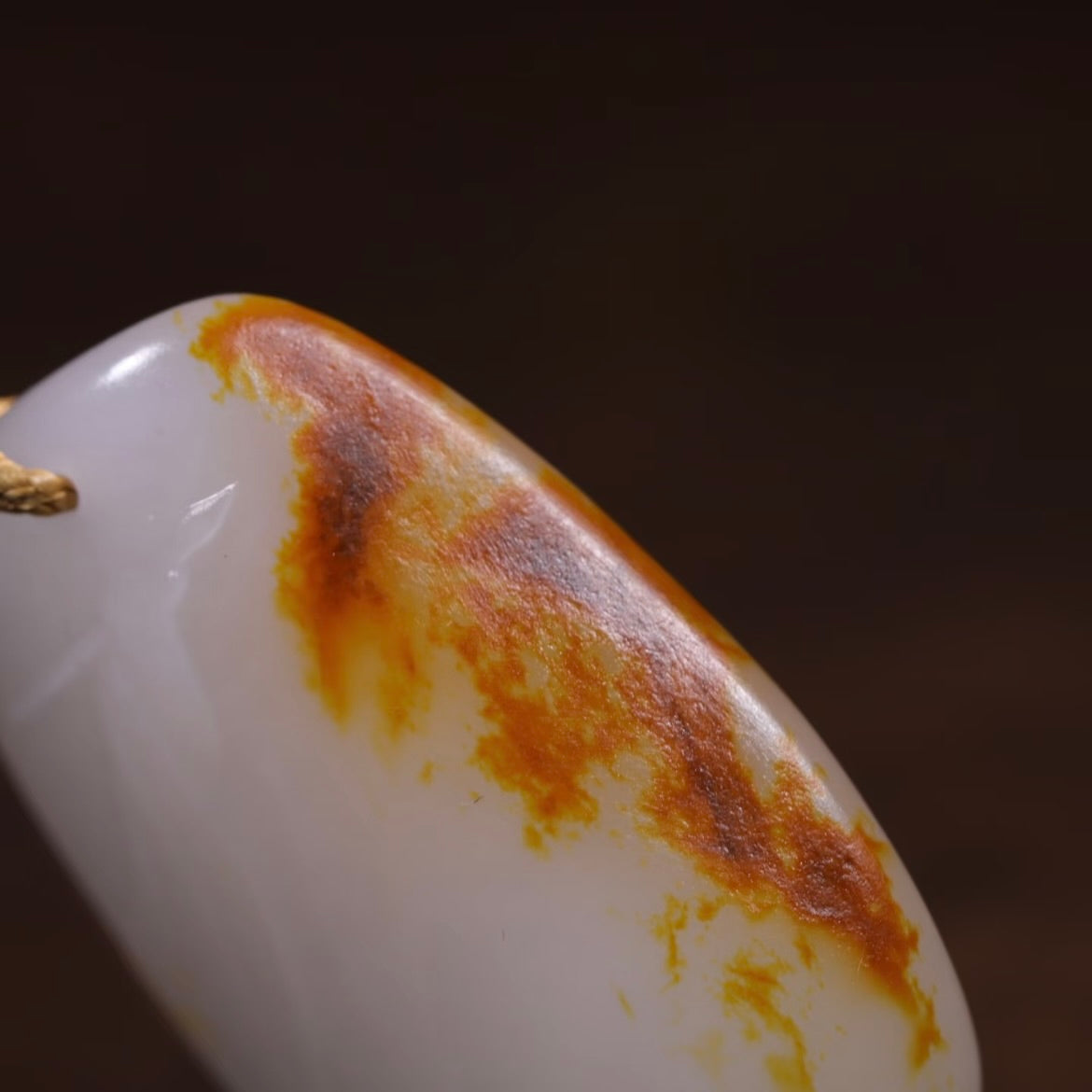 羊脂白紅皮白肉籽料吊墜