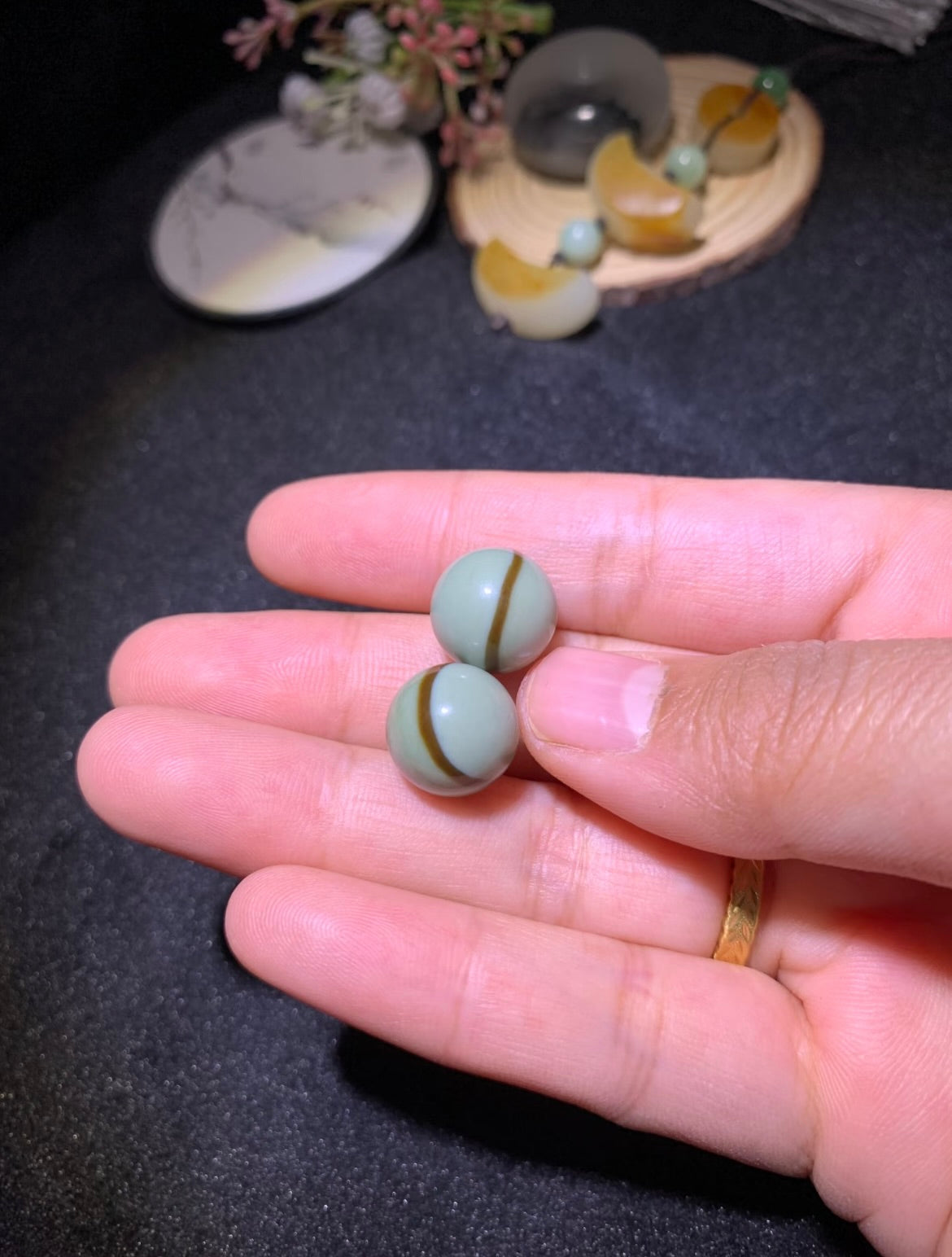和田玉單珠展示，無論什麼顏色什麼尺寸老賈都有貨，需要可以具體資訊