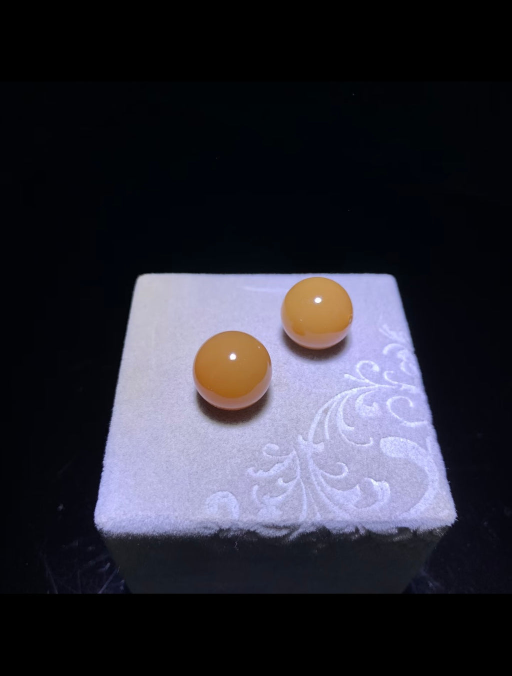 和田玉單珠展示，無論什麼顏色什麼尺寸老賈都有貨，需要可以具體資訊