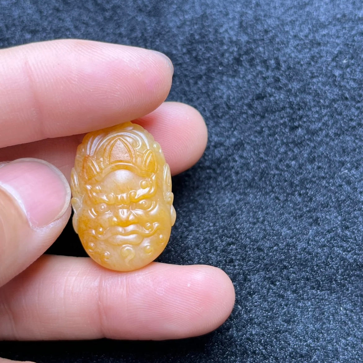 天然黃沁籽料黃財神吊墜