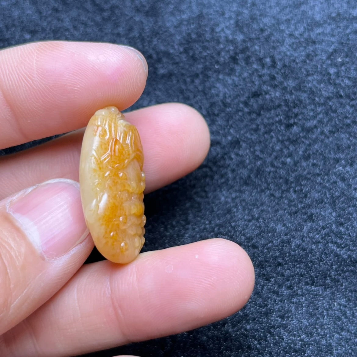 天然黃沁籽料黃財神吊墜