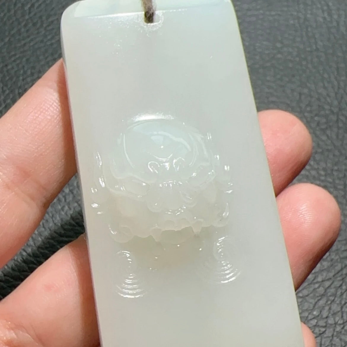 新疆和田玉籽料瑞獸無事牌