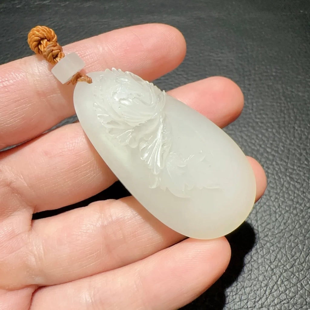 新疆和田玉籽料牡丹吊墜