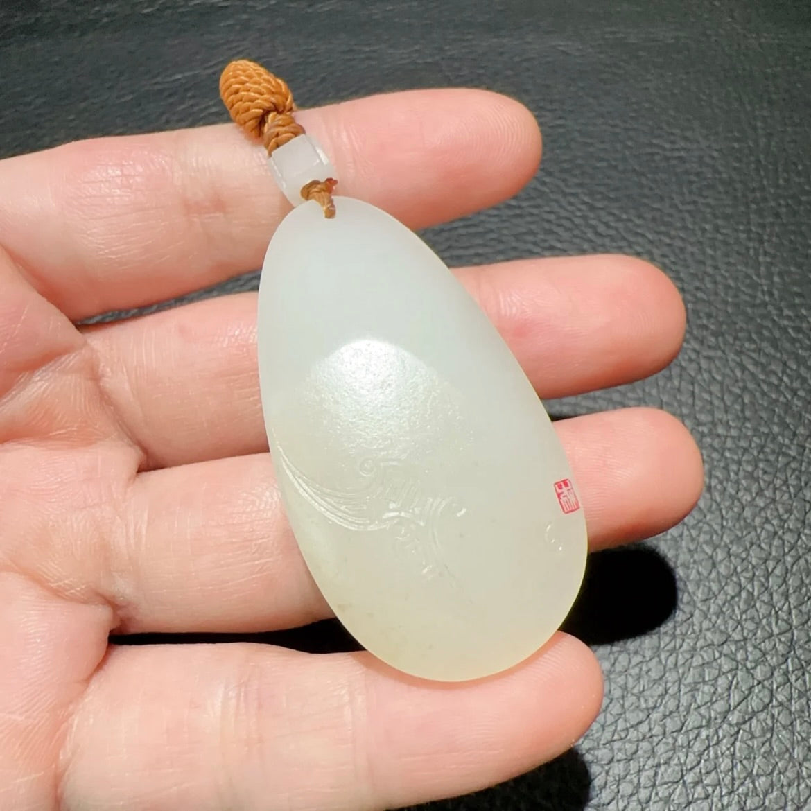 新疆和田玉籽料牡丹吊墜