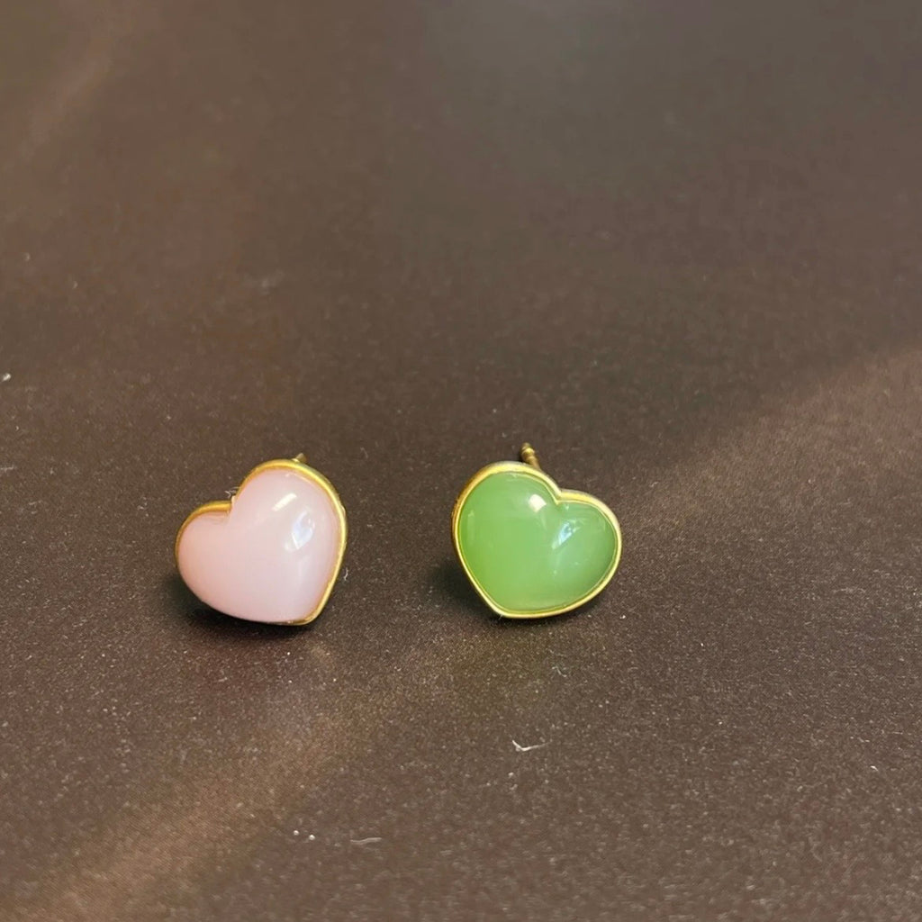 和田玉碧玉桃花玉鑲嵌18K黃金耳釘；