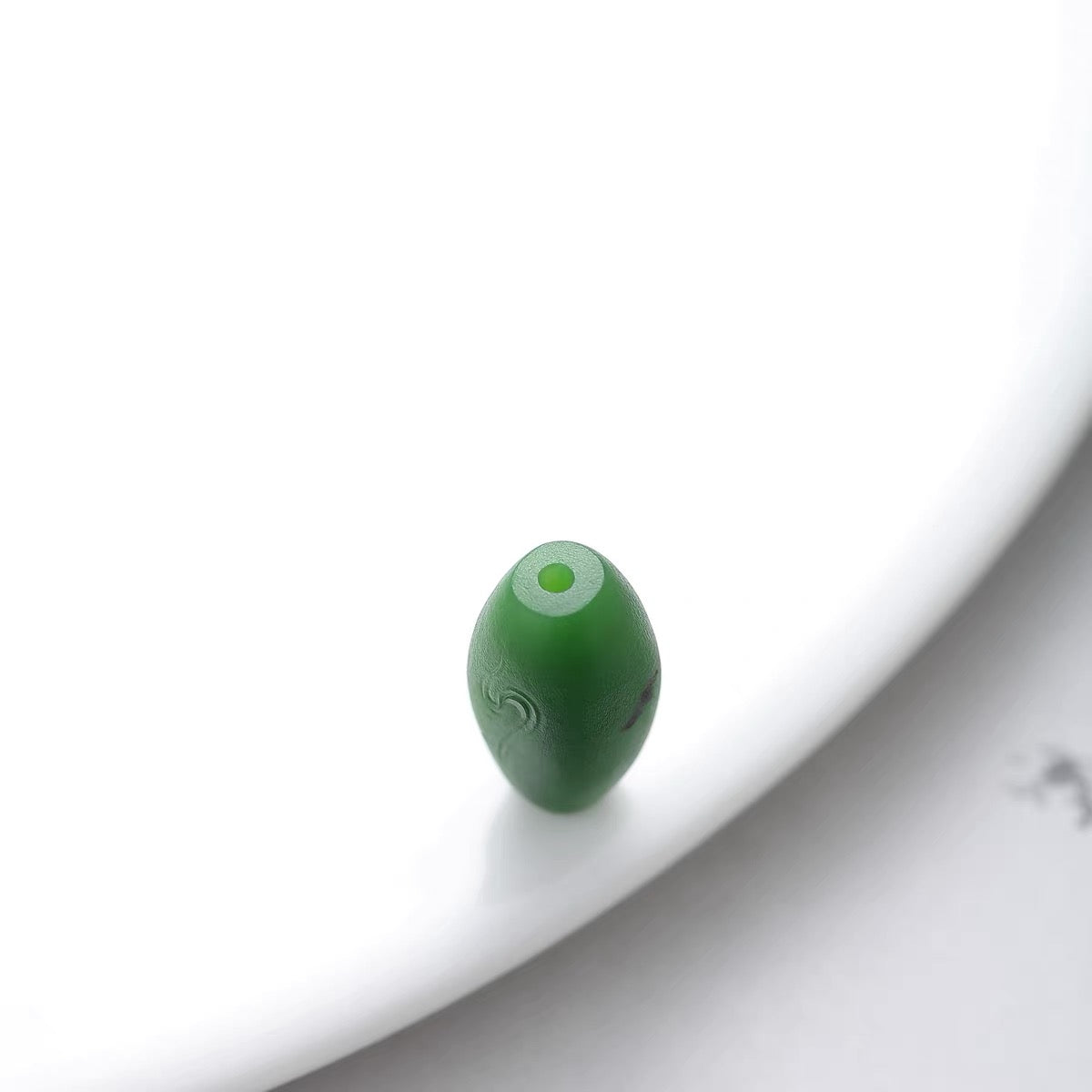 俄罗斯碧玉老料红皮阳绿勒子/桶珠