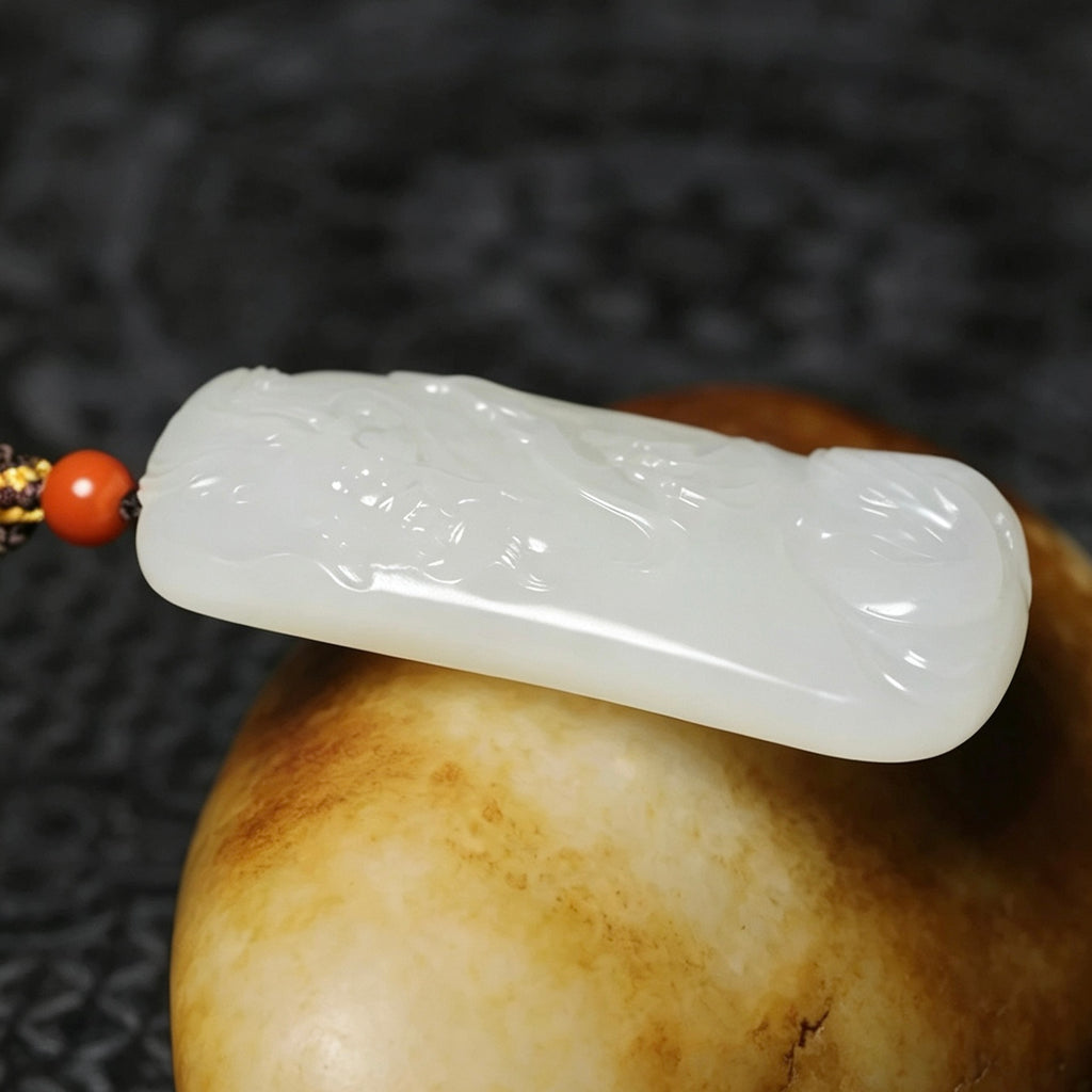 新疆和田玉籽料白玉龙牌